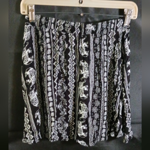 LA Hearts tribal print mini skirt - Picture 2 of 2